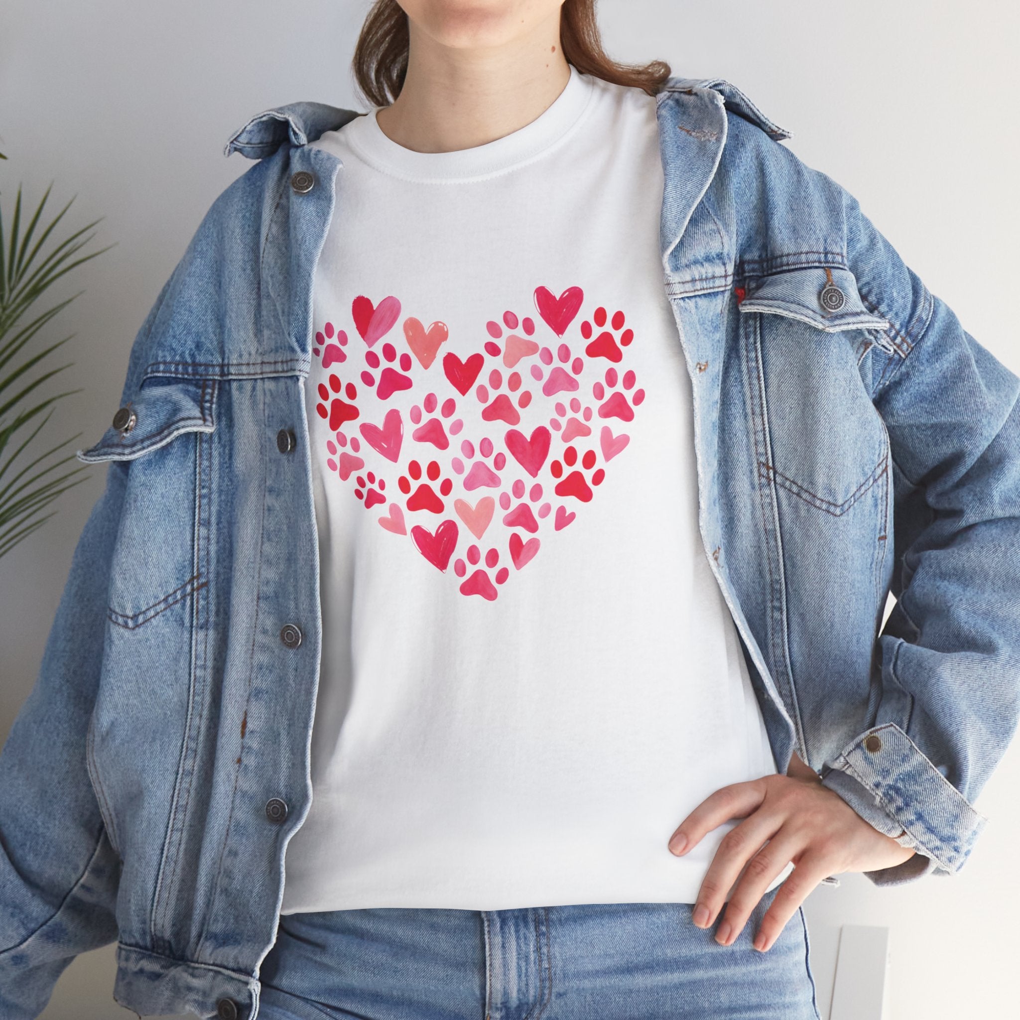 Pawprint Heart Tee for Pet Lovers – Sweet Valentine’s Gift for Dog & Cat Parents